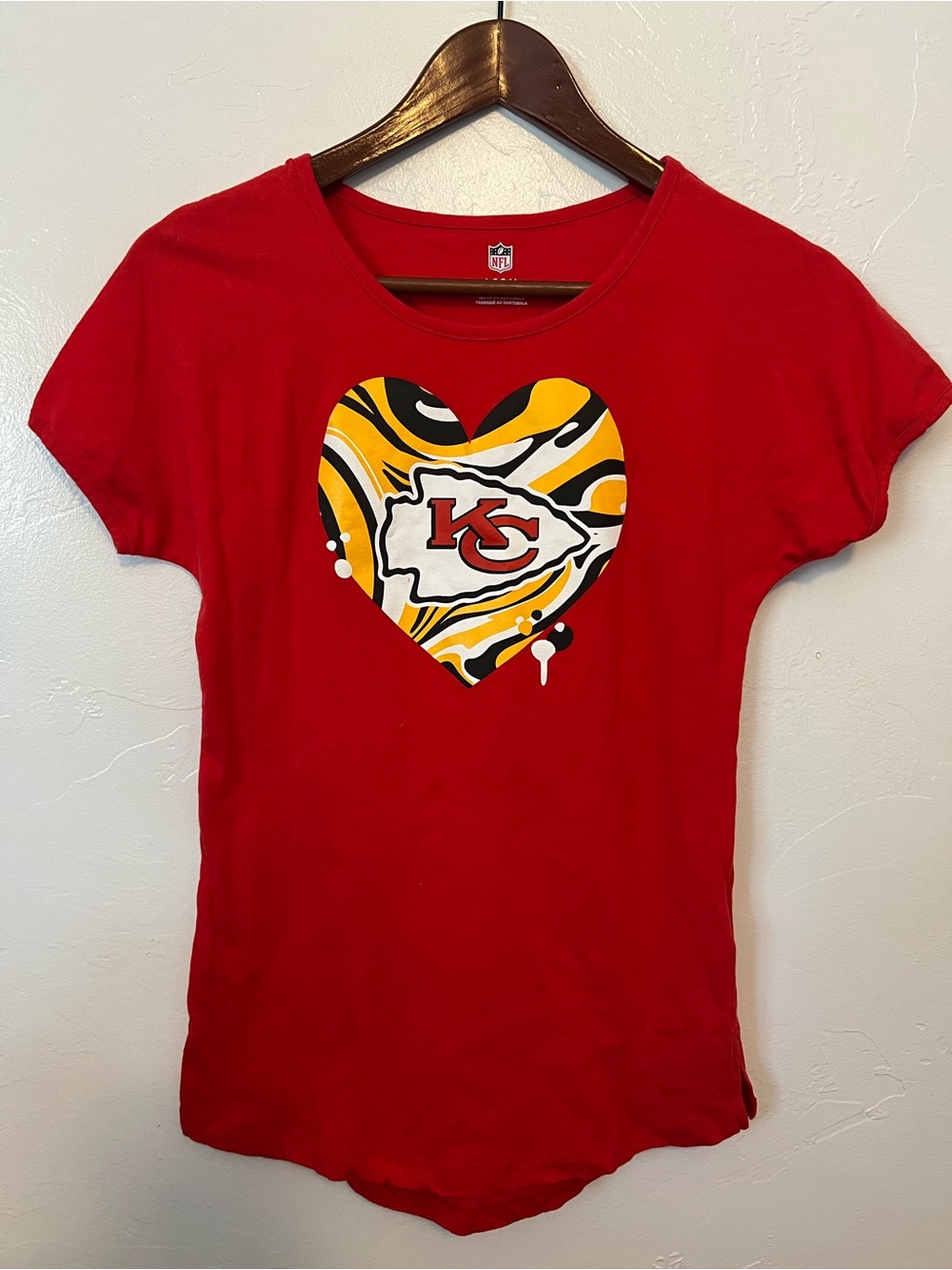 NWT NFL Kansas City Chiefs Red heart tee Women’s Cut Large/14